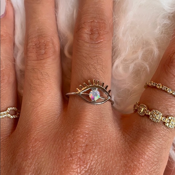 Eye ring - Picture 2 of 4